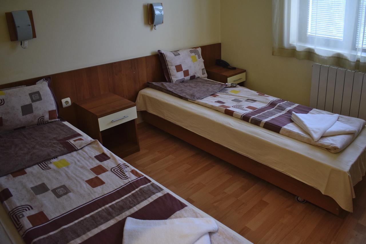 Hotel Jeravna Банкя Екстериор снимка